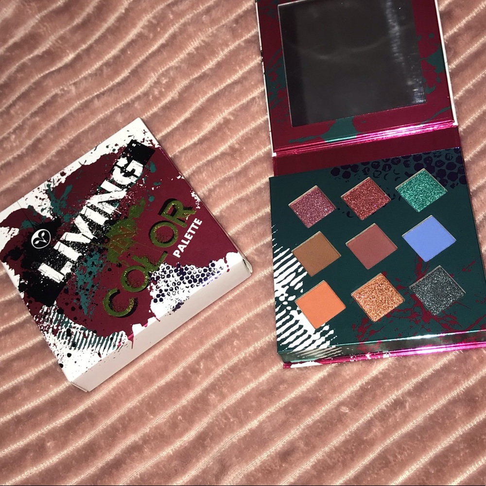 Living in Color Eyeshadow Palette
